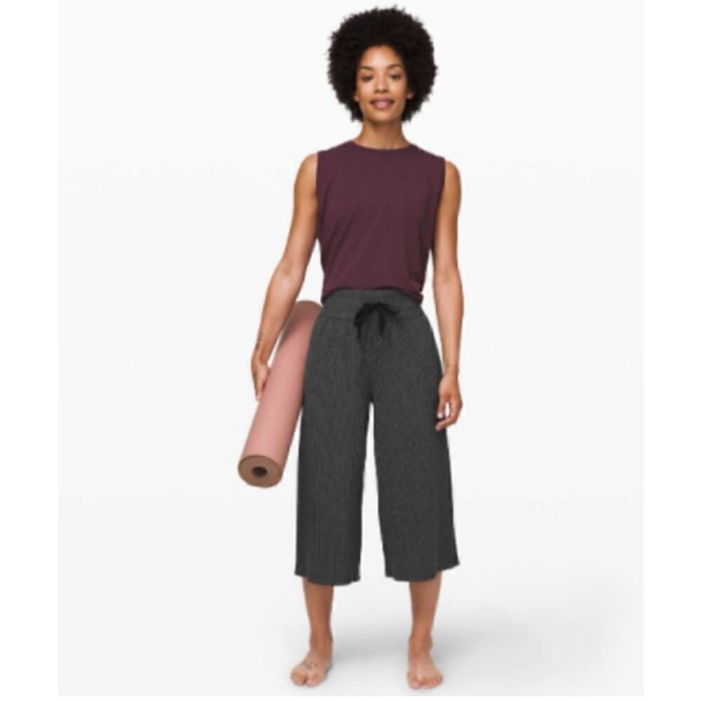 Lululemon Retreat Yourself Yoga Wide Leg Crop Pants, Women's 4, Ribbed Dark Grey